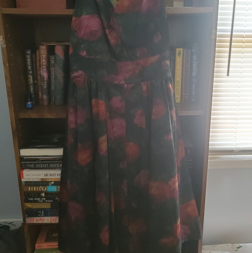 Fresco Floral dress - Picture 2 of 3